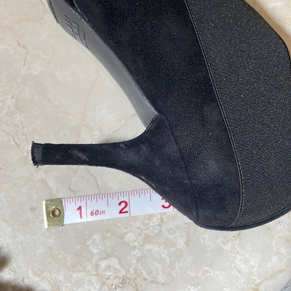 STUART WEITZMAN - BLACK SUEDE BOOTIE - Picture 7 of 11